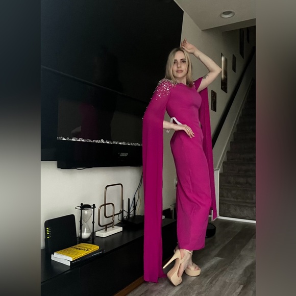 Women Fuchsia Cape Maxi Dress - Picture 3 of 6